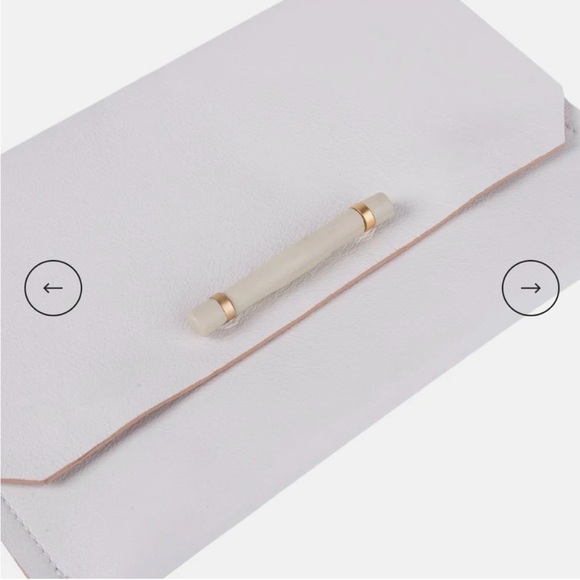 VIX - Pietra Leather Clutch Off White